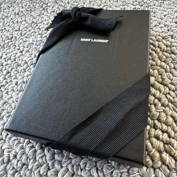 Saint Laurent CASSANDRE MATELASSÉ envelope wallet in grain de poudre leather, S - Picture 6 of 6